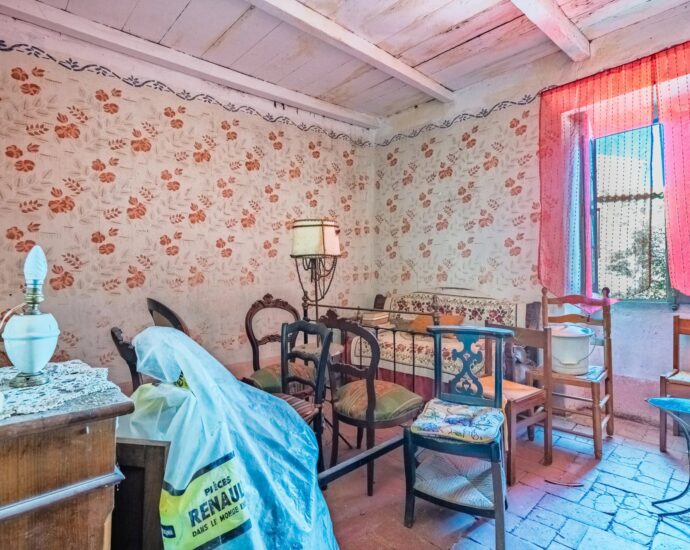 Exclusivity, Balagne, Occhiatana, Manor House to Renovate, 12 Rooms, Outbuilding, Mountain Views, Close to L’Île-Rousse and the Beaches