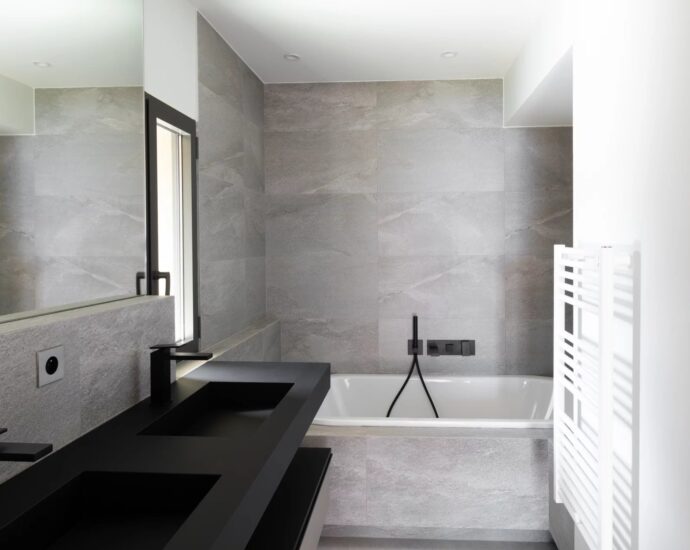 Porto-Vecchio, Domaine de Cala Rossa, villa 4 bedrooms, swimming pool and beach at walking distance,