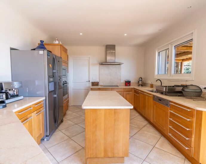 Palombaggia, 5 bedroom villa, swimming pool, sea and mountain views