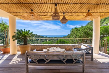 Palombaggia, 5 bedroom villa, swimming pool, sea and mountain views