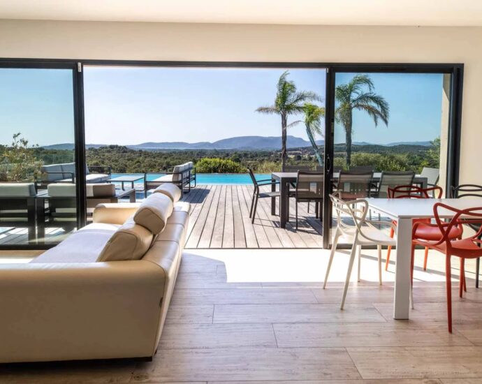 Porto-Vecchio, Villa 4 bedrooms, Mountain view and sea view,