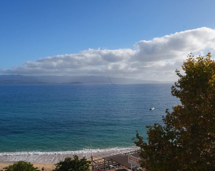 Exclusivité, Ajaccio, Penthouse, 4 chambres, vue mer panoramique, plage à pied