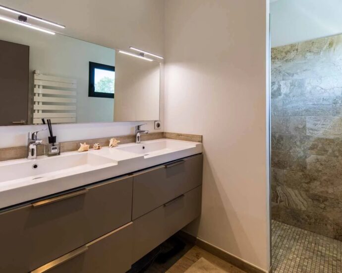 Porto-Vecchio, Villa 4 bedrooms, Mountain view and sea view,