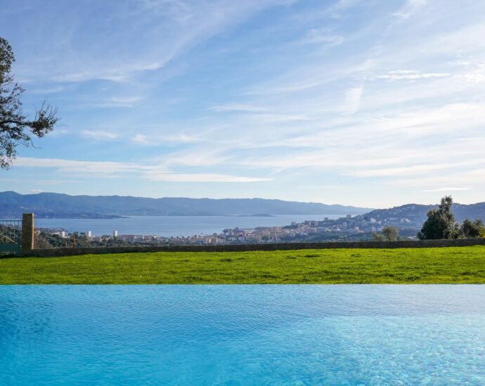 Proche Ajaccio, Alata, vue mer panoramique, 5 chambres