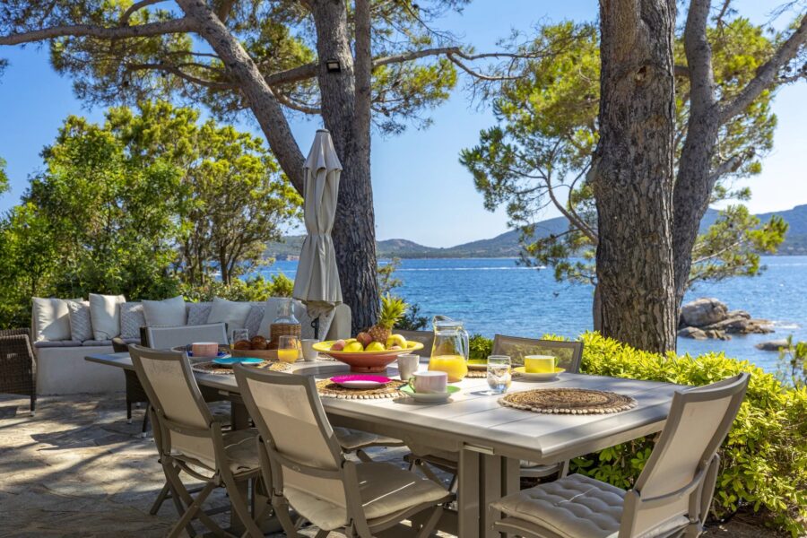 Porto Vecchio, Domaine de Cala Rossa, 5 chambres, vue mer et pied dans l’eau, Villa Mare
