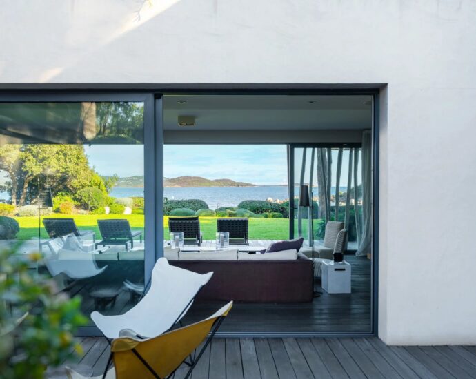 Exclusivity, Exceptional waterfront property, Rare opportunity, Porto-Vecchio, Domaine de Cala Rossa, 7-bedroom, 7 bathroom villa with pool