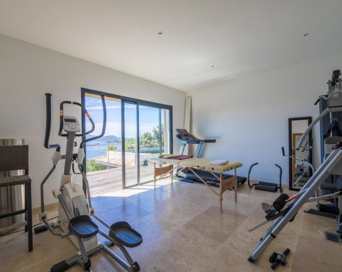 Porto-Vecchio, Golfo di sogno, villa 6 chambres, pied dans l&rsquo;eau, RL260 Villa Golfo di Sogno