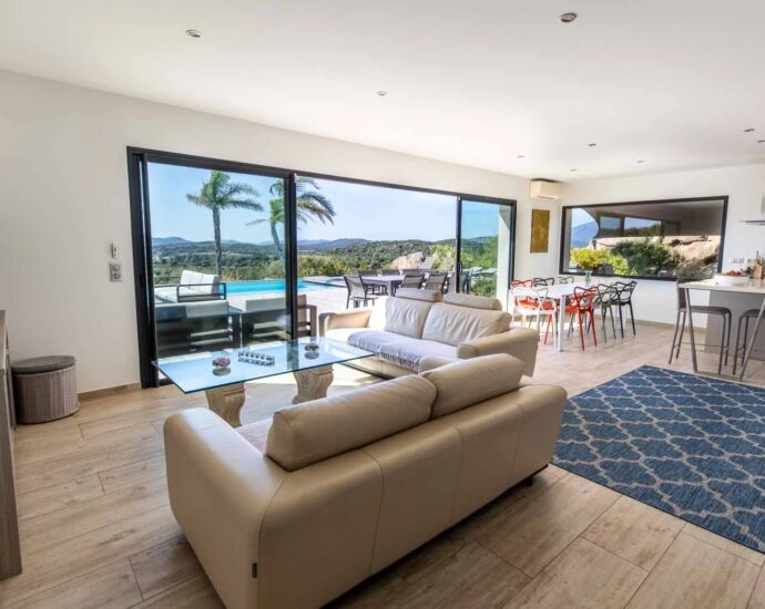 Porto-Vecchio, Villa 4 bedrooms, Mountain view and sea view,