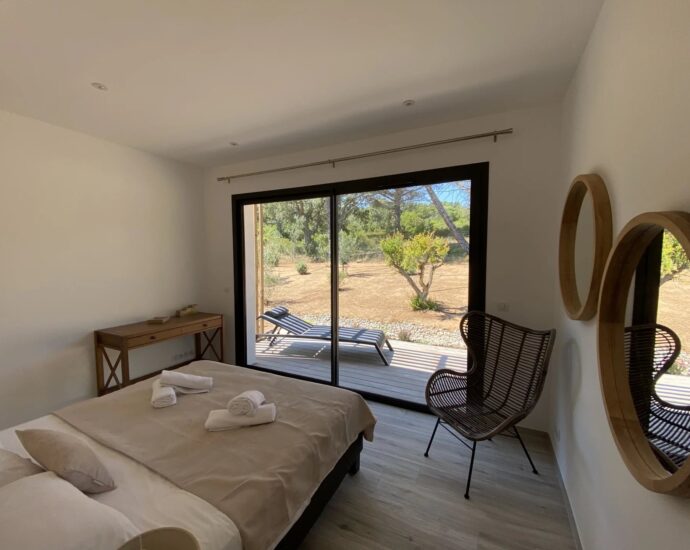 Villata, 5 bedroom semi-detached villa with pool and sea view, RL309 Villata