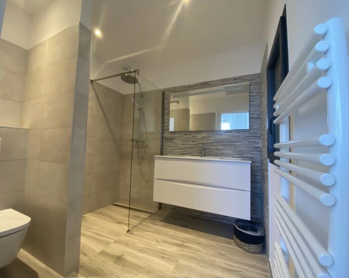 Villata, 5 bedroom semi-detached villa with pool and sea view, RL309 Villata