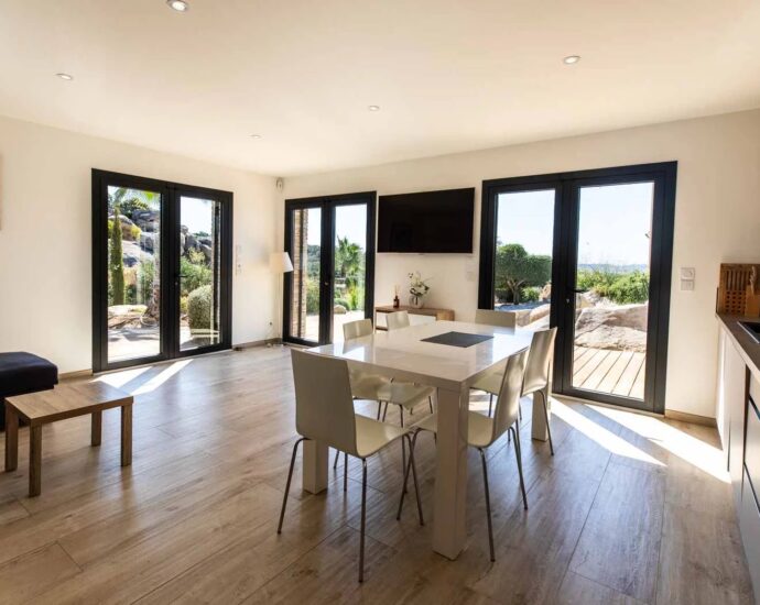 Porto-Vecchio, Villa 4 bedrooms, Mountain view and sea view,