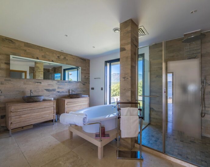 Porto-Vecchio, Golfo di sogno, villa 6 chambres, pied dans l&rsquo;eau, RL260 Villa Golfo di Sogno