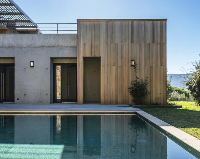 Abbartello, Olmeto, Villa d&rsquo;architecte, 6 chambres, vue mer panoramique, plage à pied