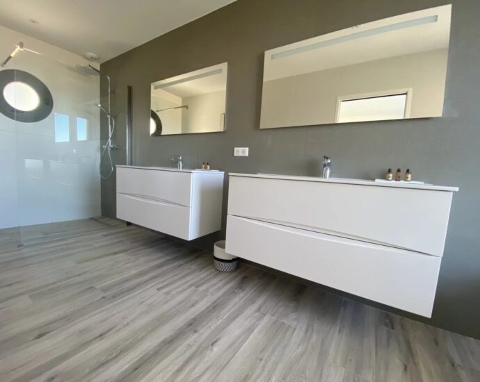 Villata, 5 bedroom semi-detached villa with pool and sea view, RL309 Villata