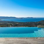 Lumio, Villa d’architecte, 6 chambres, vue mer panoramique, piscine chauffée, proche des plages