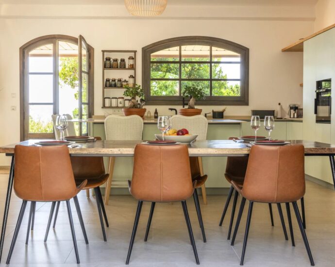 Lumio, 7 bedroom villa, swimming pool, panoramic sea view, close to the beach