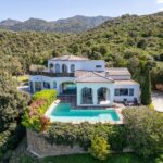 Oletta, architect-designed villa, 5 bedrooms, swimming pool, panoramic sea and mountain views, close to the beach