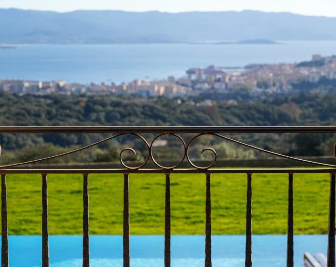 Near Ajaccio, Alata, panoramic sea views, 5 rooms