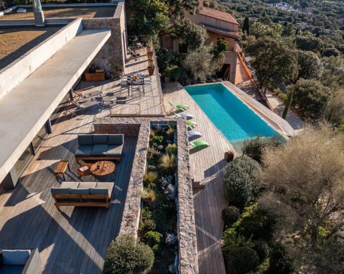 Lumio, Villa d’architecte, 6 chambres, vue mer panoramique, piscine chauffée, proche des plages