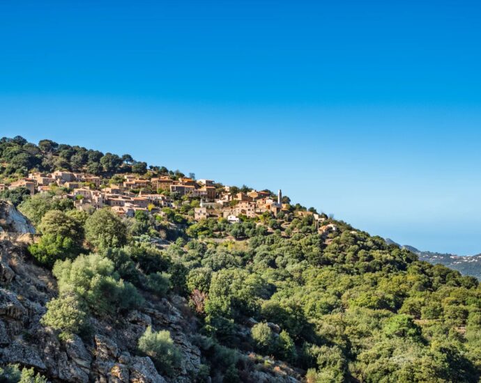 Exclusivity, Balagne, Occhiatana, Manor House to Renovate, 12 Rooms, Outbuilding, Mountain Views, Close to L’Île-Rousse and the Beaches