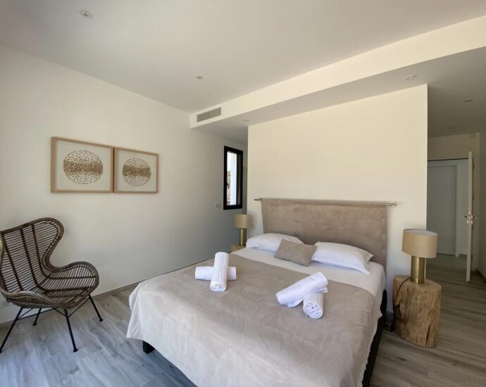 Villata, 5 bedroom semi-detached villa with pool and sea view, RL309 Villata