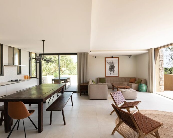 Porto-Vecchio, Domaine de Cala Rossa, villa 4 bedrooms, swimming pool and beach at walking distance,