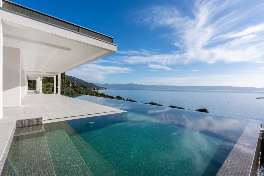 Ajaccio, Route des Sanguinaires, Contemporary Villa, Panoramic Sea View, 5 Bedrooms, Infinity Pool, Walking Distance to Beach