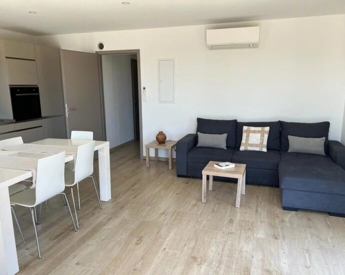 Porto-Vecchio, Villa 4 bedrooms, Mountain view and sea view,