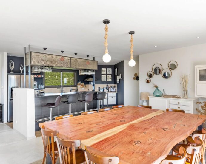 Pianottoli-Caldarello, Villa with Panoramic Sea Views, 7 Bedrooms, Pool, Jacuzzi, Walking Distance to the Beach