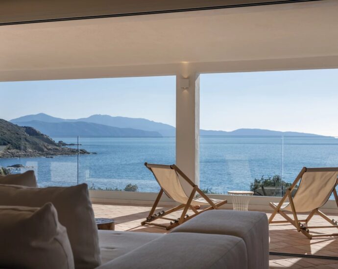 Sagone, Villa  6 chambres, pied dans l&rsquo;eau, RL352 Casa Palmyra