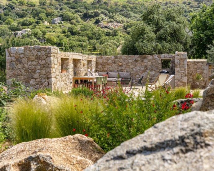 Pigna, villa d&rsquo;architecte, 4 chambres, vue village et montagne