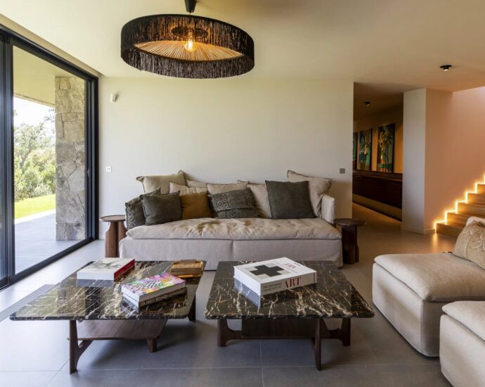 Sainte Lucie de Porto-Vecchio, Caramontinu, Private estate, 6-bedroom villa, swimming pool, sea view