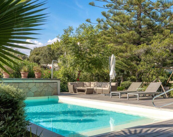 Porto Vecchio, Domaine de Cala Rossa, 5 bedroom villa, swimming pool, walking distance to the beach