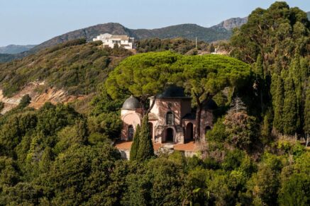 Cap Corse, Pino, Sea-View Manor House, 6 Bedrooms, Independent Studio, To Renovate, Close to the beach