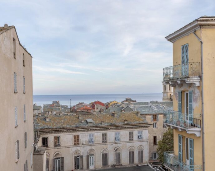 Bastia, Boulevard Paoli, Appartement, 4 chambres, 10 pièces, aperçu mer, proche plages