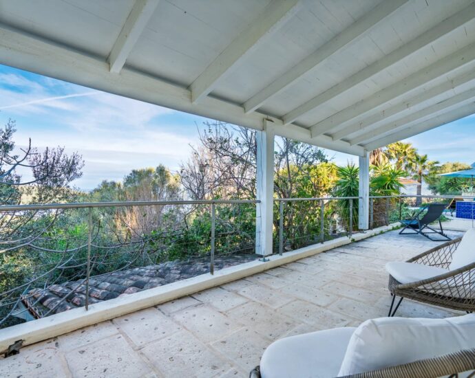 Saint-Florent, Villa vue mer panoramique, 4 chambres, appartement indépendant, piscine à débordement, proche plage