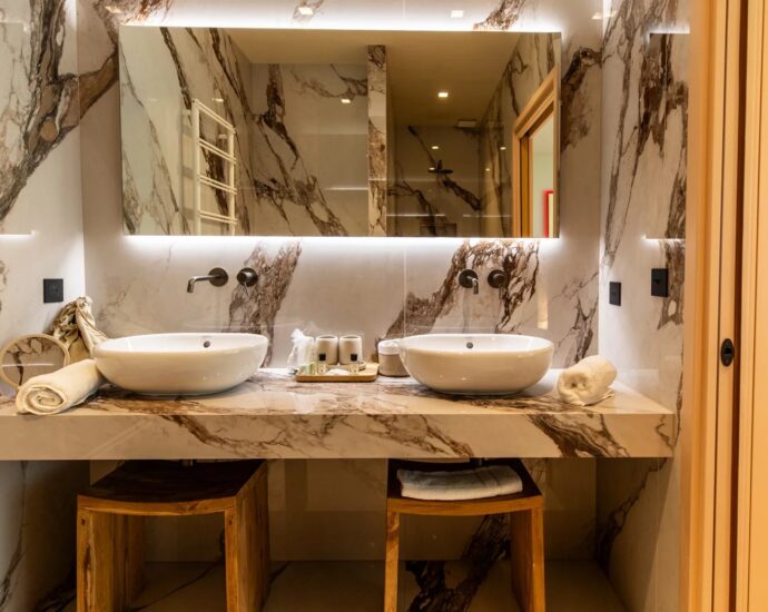 Sainte Lucie de Porto-Vecchio, Caramontinu, Private estate, 6-bedroom villa, swimming pool, sea view