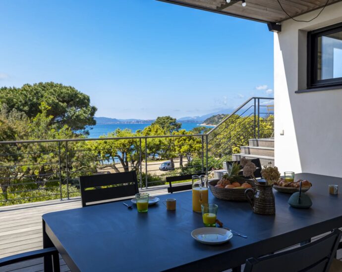 Porto-Vecchio, Domaine de Cala Rossa, villa 6 bedrooms, swimming pool and nearby the beach, Villa Cala Rossa RL304