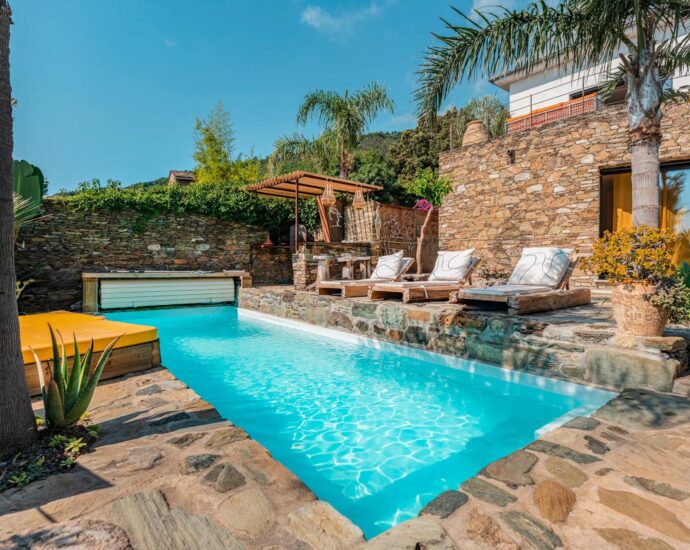 Erbalunga, 4 bedroom villa, panoramic sea view, pool