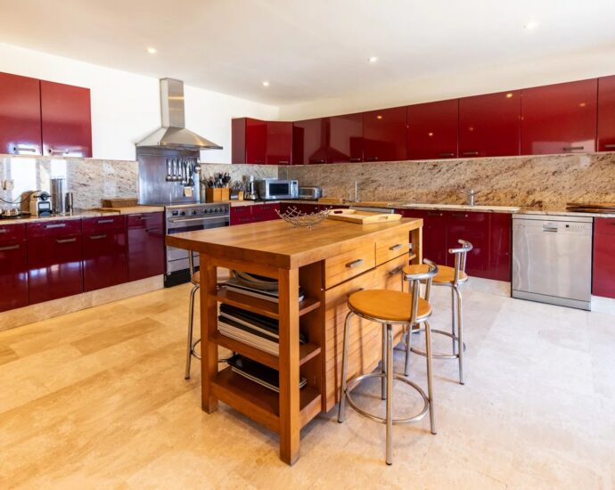 Bonifacio, Piantarella, 6-Bedroom Villa with Pool and Sea View, Beach Within Walking Distance