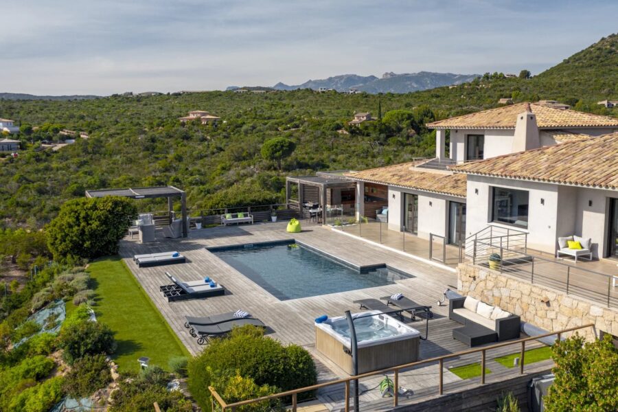 Porto vecchio, Palombaggia, villa 5 bedrooms, sea view, pool and nearby the beach,