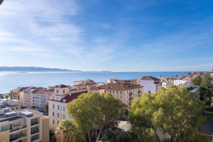 Exclusivité, Ajaccio, Appartement dans résidence privée, T2, terrasses, plage à pied