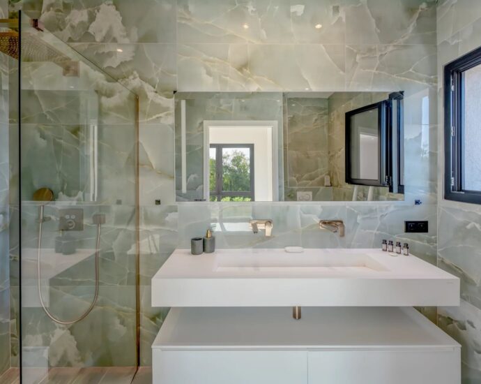 Private estate, 5-bedroom villa, swimming pool, close to the beach