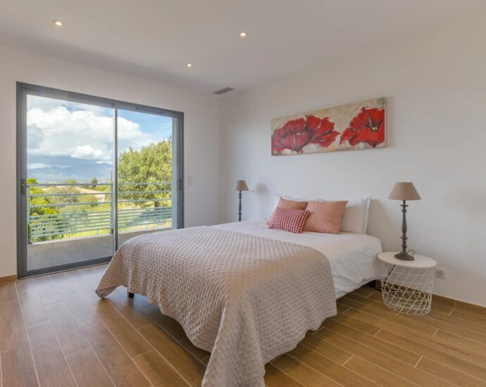 South Shore of Ajaccio, Recent Villa, Panoramic Sea View, 5 Bedrooms, Pool, Close to Beaches