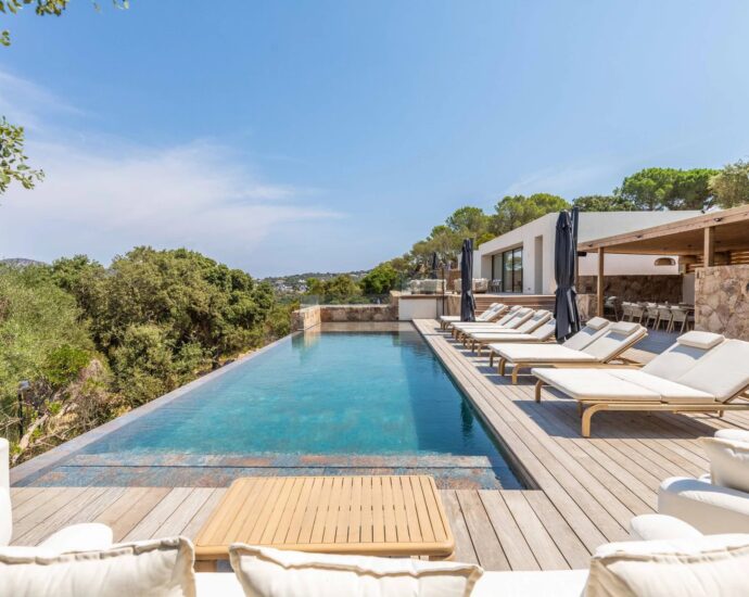 Caramontino, Domaine privé d&rsquo;Arinella,  Villa 6 chambres, Piscine, Jacuzzi, Vue montagnes, Plage à pied