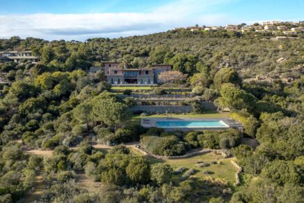 Palombaggia, waterfront villa, 7 bedrooms, pool, panoramic sea view, walking distance to beach