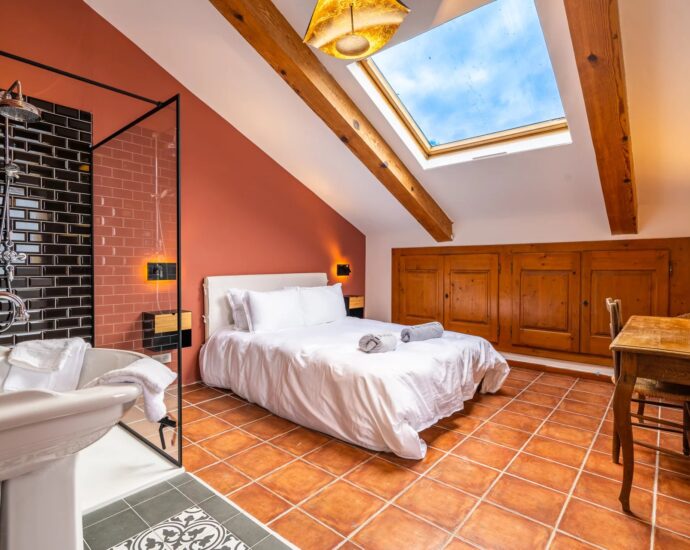 Galeria, Domaine privé, Villa pied dans l&rsquo;eau, 8 chambres, vue mer panoramique, piscine chauffée, proche de Calvi