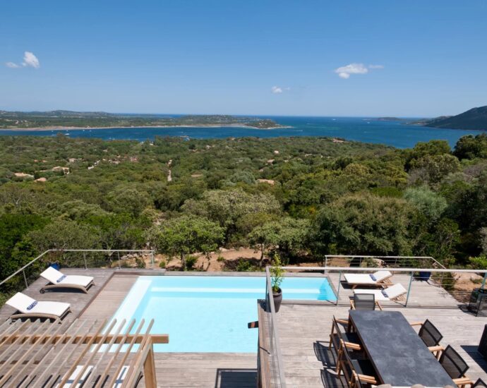 Porto-Vecchio, Villa with Panoramic Sea View, 4 Bedrooms, Pool, Close to the Beach