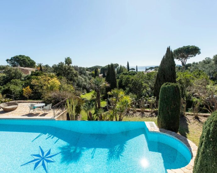 Capicciola, villa 5 chambres, piscine, vue mer, plage à pied