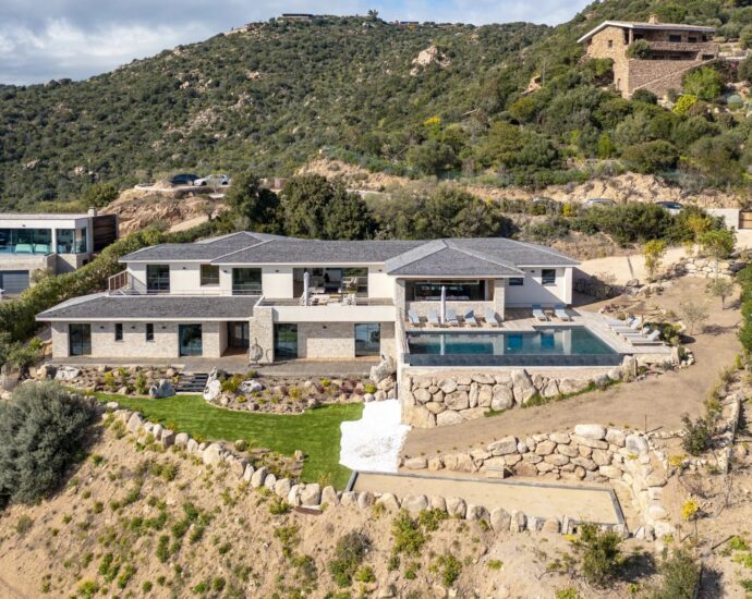 Porto-Vecchio, Palombaggia, Panoramic Sea View Villa, 7 Bedrooms, Gym, Heated Pool, Walking Distance to the Beach